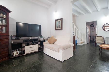 Casa para alugar com 150m², 3 quartos e 2 vagasSala