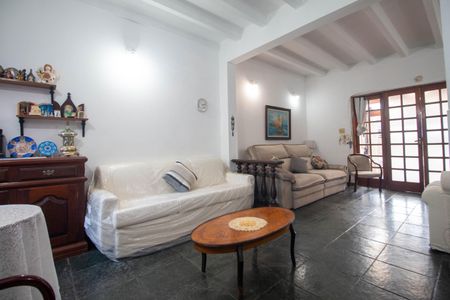 Casa para alugar com 150m², 3 quartos e 2 vagasSala