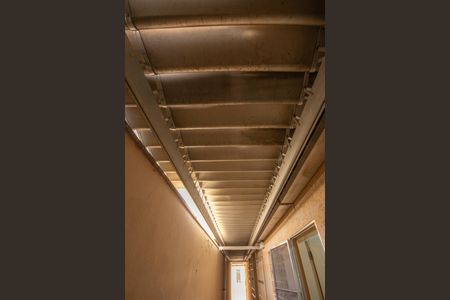 Casa à venda com 188m², 4 quartos e 4 vagasCorredor Teto articulado