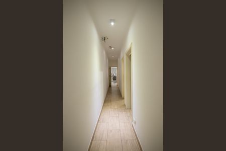 Casa à venda com 188m², 4 quartos e 4 vagasCorredor 