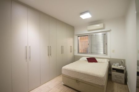 Casa à venda com 188m², 4 quartos e 4 vagasSuite