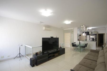 Casa à venda com 188m², 4 quartos e 4 vagasSala