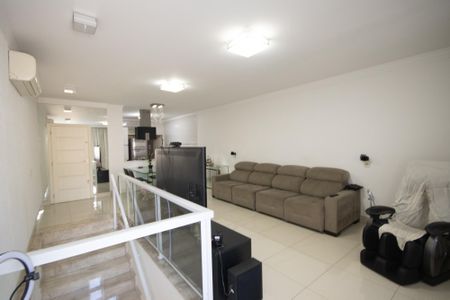 Casa à venda com 188m², 4 quartos e 4 vagasSala