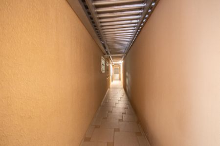 Casa à venda com 188m², 4 quartos e 4 vagasCorredor Externo