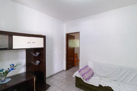 Casa à venda com 100m², 3 quartos e 4 vagasSala