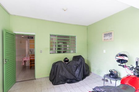 Casa à venda com 100m², 3 quartos e 4 vagasÁrea de serviço