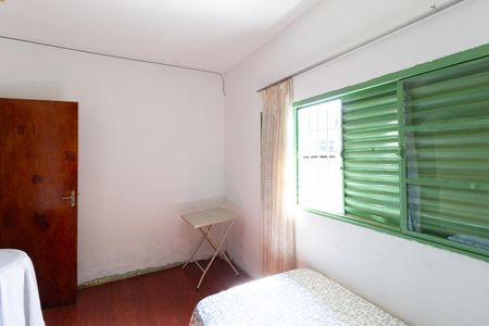 Casa à venda com 100m², 3 quartos e 4 vagasQuarto 2