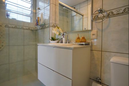 Apartamento à venda com 58m², 2 quartos e 1 vagaBanheiro Corredor