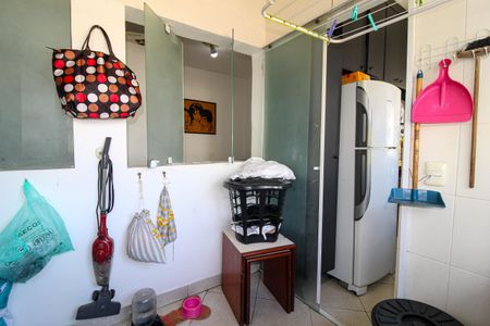 Apartamento à venda com 77m², 3 quartos e 2 vagas Apartamento à venda com 77m², 3 quartos e 2 vagasÁrea de Serviço