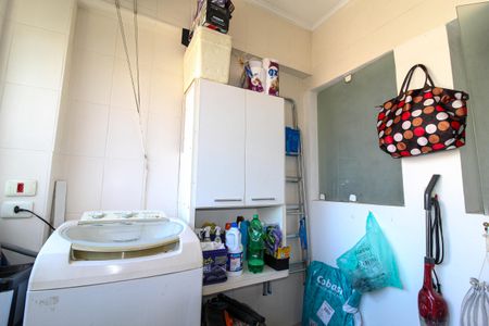 Apartamento à venda com 77m², 3 quartos e 2 vagas Apartamento à venda com 77m², 3 quartos e 2 vagasÁrea de Serviço