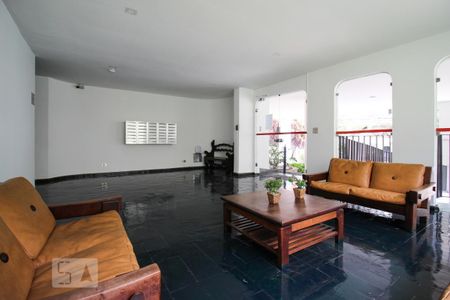 Apartamento à venda com 77m², 3 quartos e 2 vagas Apartamento à venda com 77m², 3 quartos e 2 vagasHall