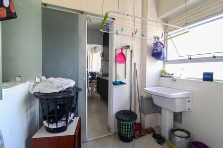 Apartamento à venda com 77m², 3 quartos e 2 vagas Apartamento à venda com 77m², 3 quartos e 2 vagasÁrea de Serviço