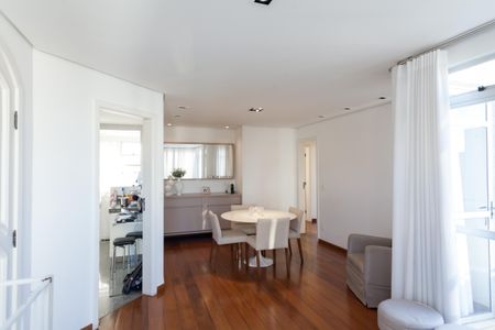 Apartamento à venda com 196m², 3 quartos e 2 vagasSala