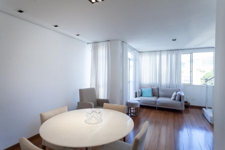 Apartamento à venda com 196m², 3 quartos e 2 vagasSala