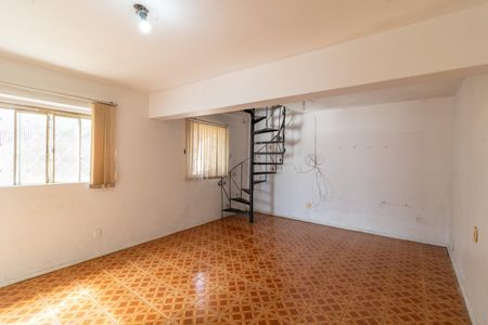 Casa à venda com 90m², 2 quartos e 5 vagasSala
