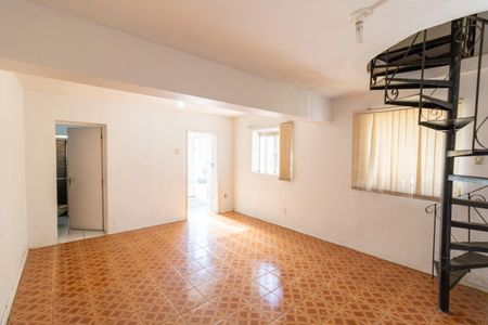 Casa à venda com 90m², 2 quartos e 5 vagasSala