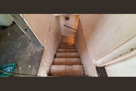 Casa à venda com 54m², 2 quartos e sem vagaEscada