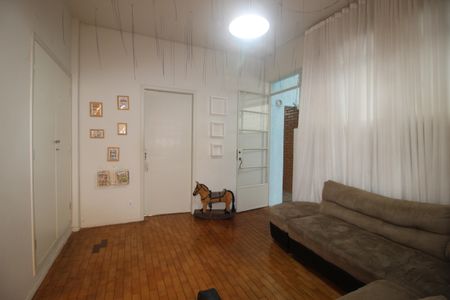 Casa à venda com 290m², 4 quartos e 1 vagaSala 