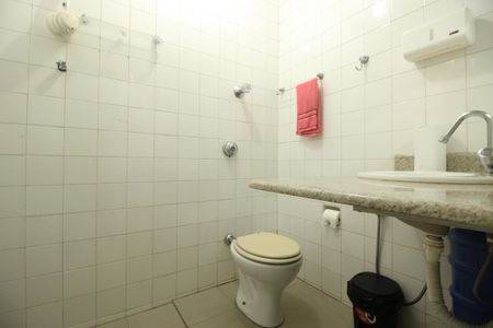 Casa à venda com 290m², 4 quartos e 1 vagaBanheiro 