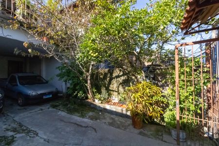 Casa à venda com 140m², 3 quartos e 3 vagas Casa à venda com 140m², 3 quartos e 3 vagasJardim