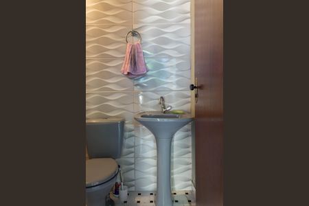 Casa à venda com 120m², 2 quartos e 2 vagasBanheiro de Serviço