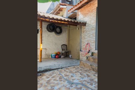 Casa à venda com 120m², 2 quartos e 2 vagasQuintal