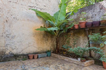 Casa à venda com 120m², 2 quartos e 2 vagasQuintal