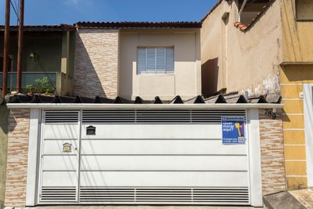 Casa à venda com 120m², 2 quartos e 2 vagasFachada