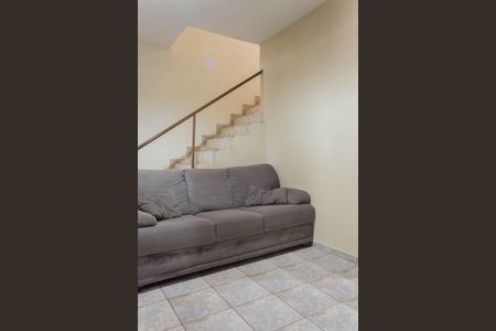 Casa à venda com 120m², 2 quartos e 2 vagasSala