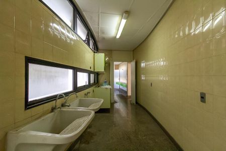 Apartamento à venda com 373m², 3 quartos e 4 vagas Apartamento à venda com 373m², 3 quartos e 4 vagasÁrea de Serviço