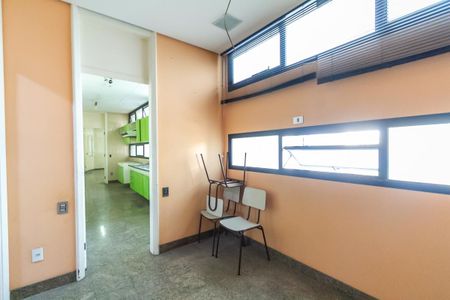 Apartamento à venda com 373m², 3 quartos e 4 vagas Apartamento à venda com 373m², 3 quartos e 4 vagasEscritório