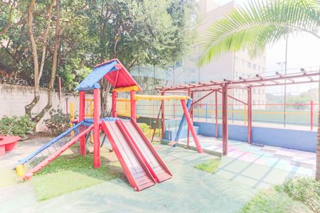 Apartamento à venda com 66m², 3 quartos e 1 vaga Apartamento à venda com 66m², 3 quartos e 1 vagaÁrea comum - Playground