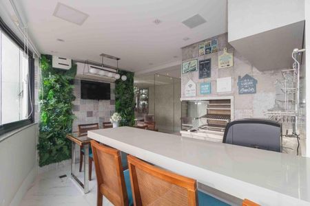 Apartamento à venda com 142m², 3 quartos e 3 vagasVaranda