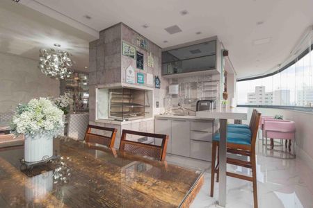 Apartamento à venda com 142m², 3 quartos e 3 vagasVaranda