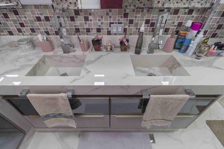 Apartamento à venda com 142m², 3 quartos e 3 vagasDetalhe Banheiro - Suíte