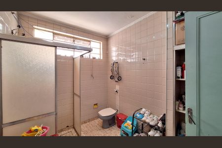 Casa à venda com 512m², 3 quartos e 8 vagas Casa à venda com 512m², 3 quartos e 8 vagasBanheiro