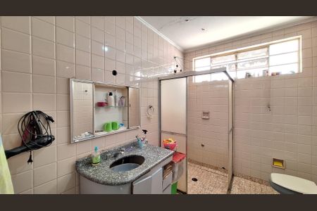 Casa à venda com 512m², 3 quartos e 8 vagas Casa à venda com 512m², 3 quartos e 8 vagasBanheiro