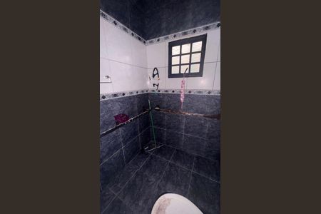 Casa à venda com 270m², 5 quartos e 12 vagasBanheiro da Suíte Casa 1