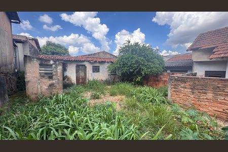 Casa à venda com 270m², 5 quartos e 12 vagasQuintal Fundos Casa 1