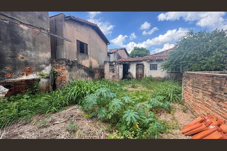 Casa à venda com 270m², 5 quartos e 12 vagasQuintal Fundos Casa 1