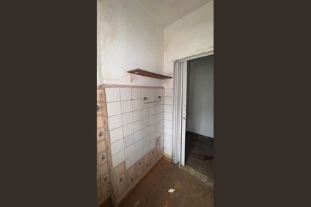 Casa à venda com 270m², 5 quartos e 12 vagasBanheiro Casa 2