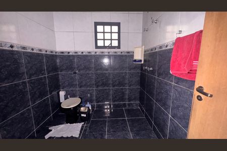 Casa à venda com 270m², 5 quartos e 12 vagasBanheiro Casa 1