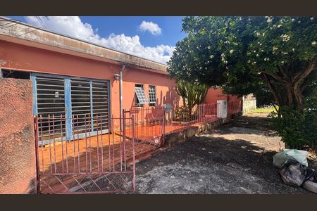 Casa à venda com 270m², 5 quartos e 12 vagasFachada