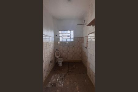 Casa à venda com 270m², 5 quartos e 12 vagasBanheiro Casa 2