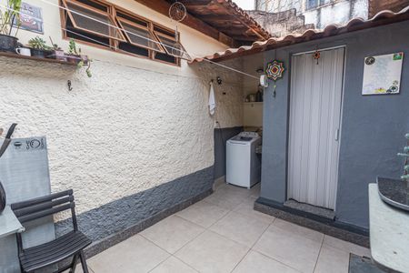 Casa para alugar com 60m², 1 quarto e sem vagaÁrea de Serviço