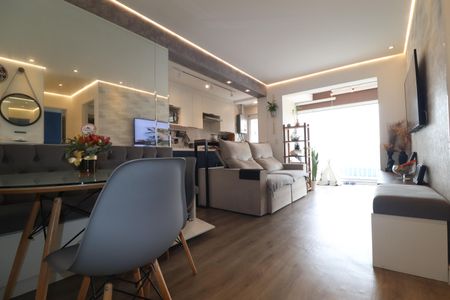 Apartamento à venda com 62m², 2 quartos e 1 vagaSala