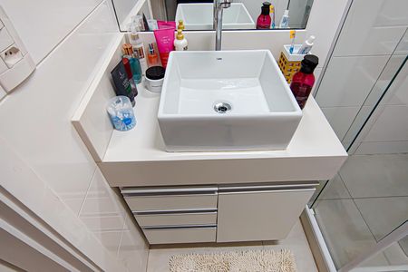 Apartamento à venda com 110m², 4 quartos e 2 vagas Apartamento à venda com 110m², 4 quartos e 2 vagasBanheiro Suíte