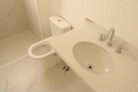 Apartamento à venda com 222m², 3 quartos e 5 vagasBanheiro da Suíte 2