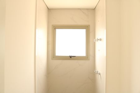 Apartamento à venda com 222m², 3 quartos e 5 vagasBanheiro da Suíte 2