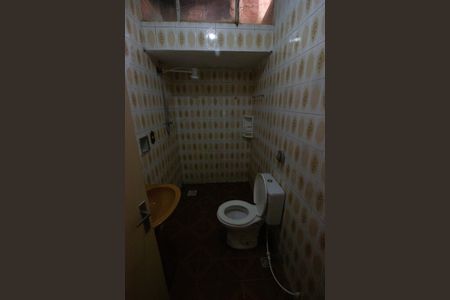 Casa para alugar com 198m², 5 quartos e 4 vagasBanheiro social